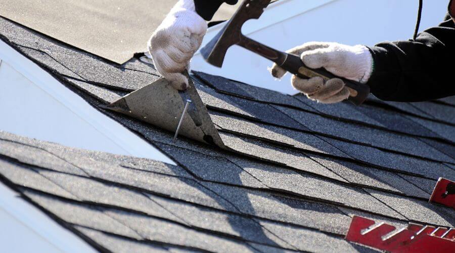 Professional gutter cleaning in Onawa, IA